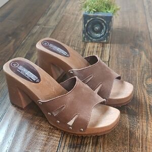 The Leather Co. Brown Suede Women's Mules Made In Italy